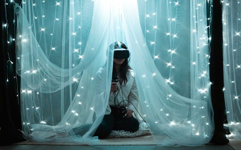 Sejumlah Raksasa Teknologi Bersiap Menuju Metaverse, Apakah Indonesia Sudah Siap?