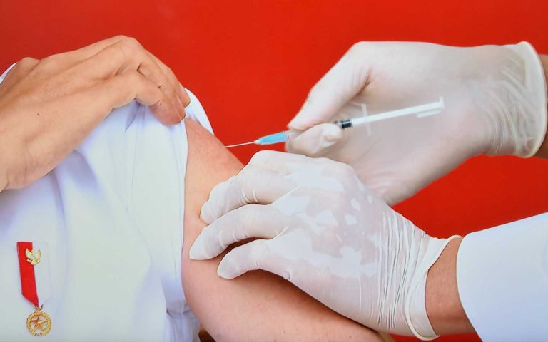 Vaksin Booster Untuk yang Telah Menerima Dosis Primer Sinovac dan AstraZeneca